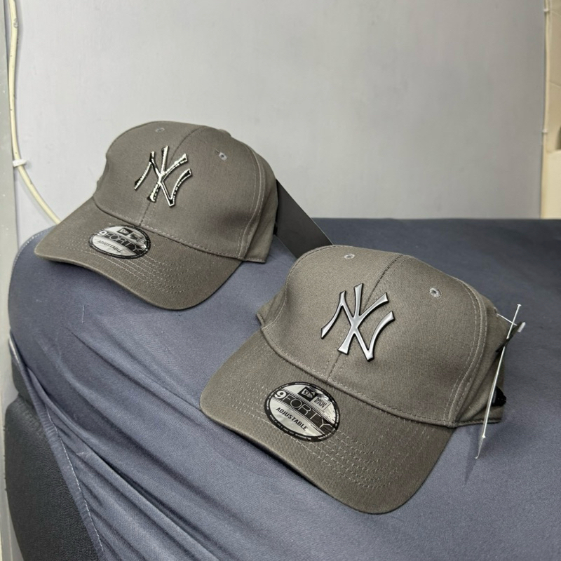 Topi Baseball Cap NY Grey Metal Besi Logo Black / Silver