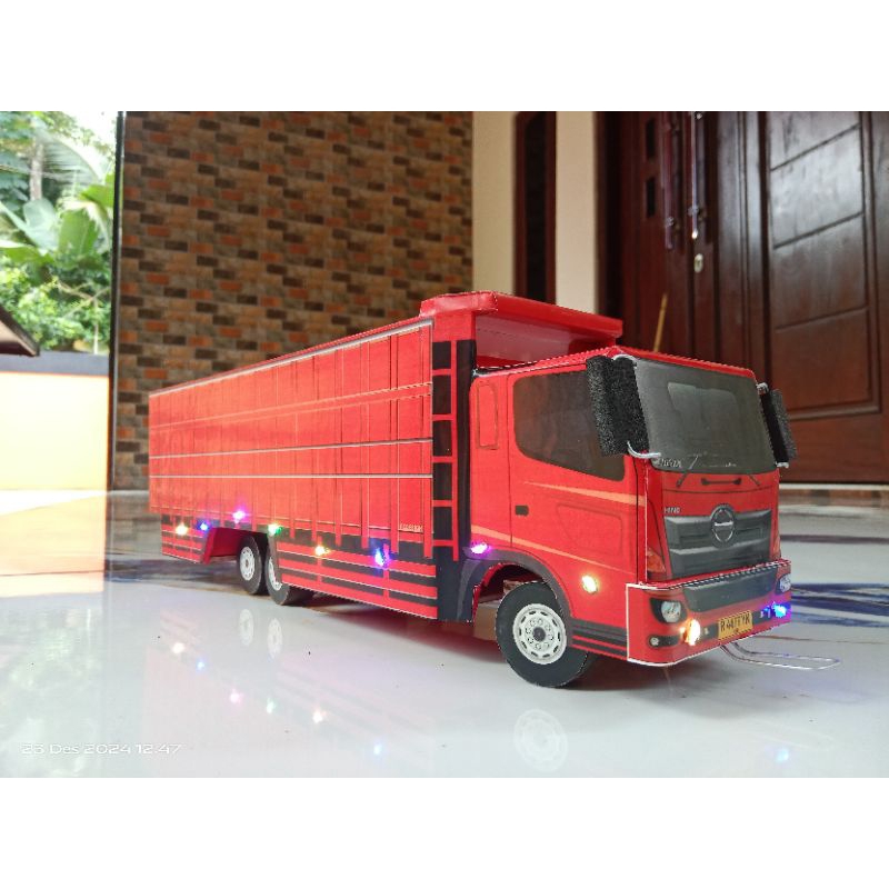 miniatur truk tronton hino 500 full lampu
