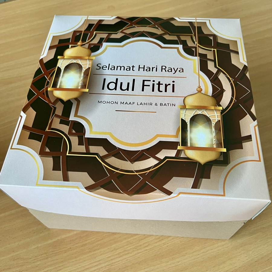 

( 3 pcs ) Box Brownies Edisi Eid Idul Fitri Putih Coklat Kardus Lapis Legit Kotak Dus Ukuran 30x30cm