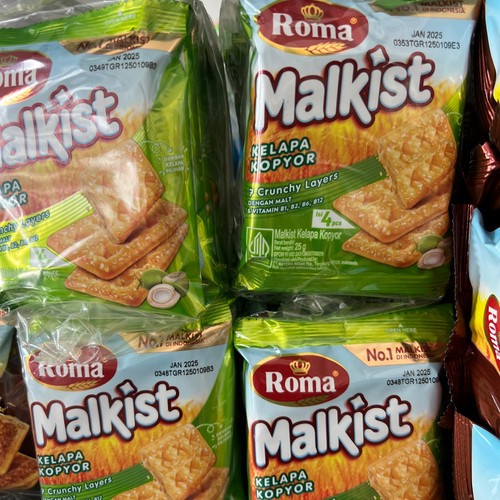 

1 Renceng Malkist Kelapa Kopyor Isi 10 Sachet