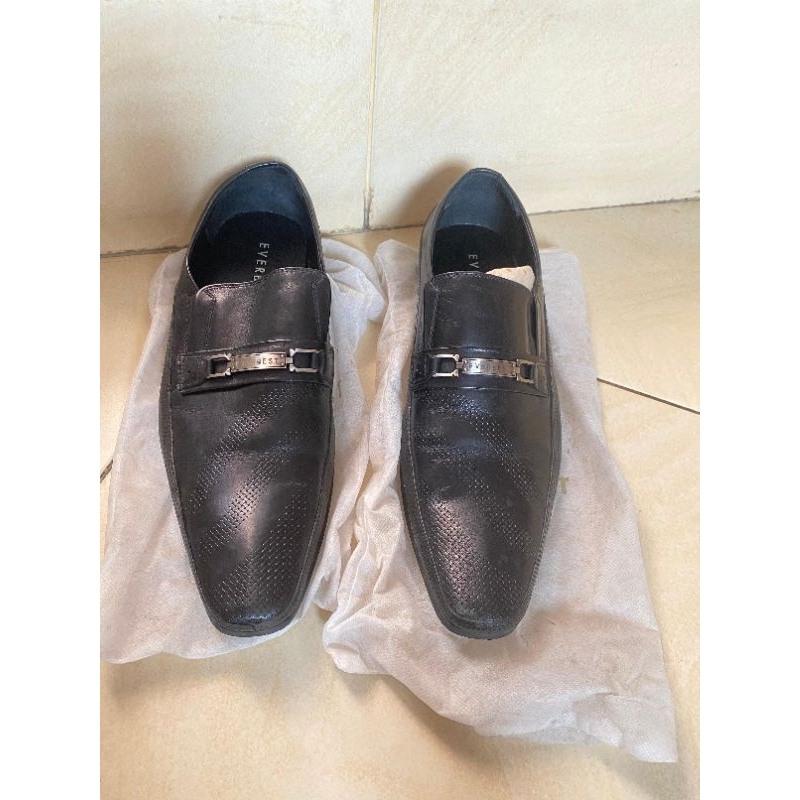 Preloved Everbest Pantafole Shoes Pria Ori