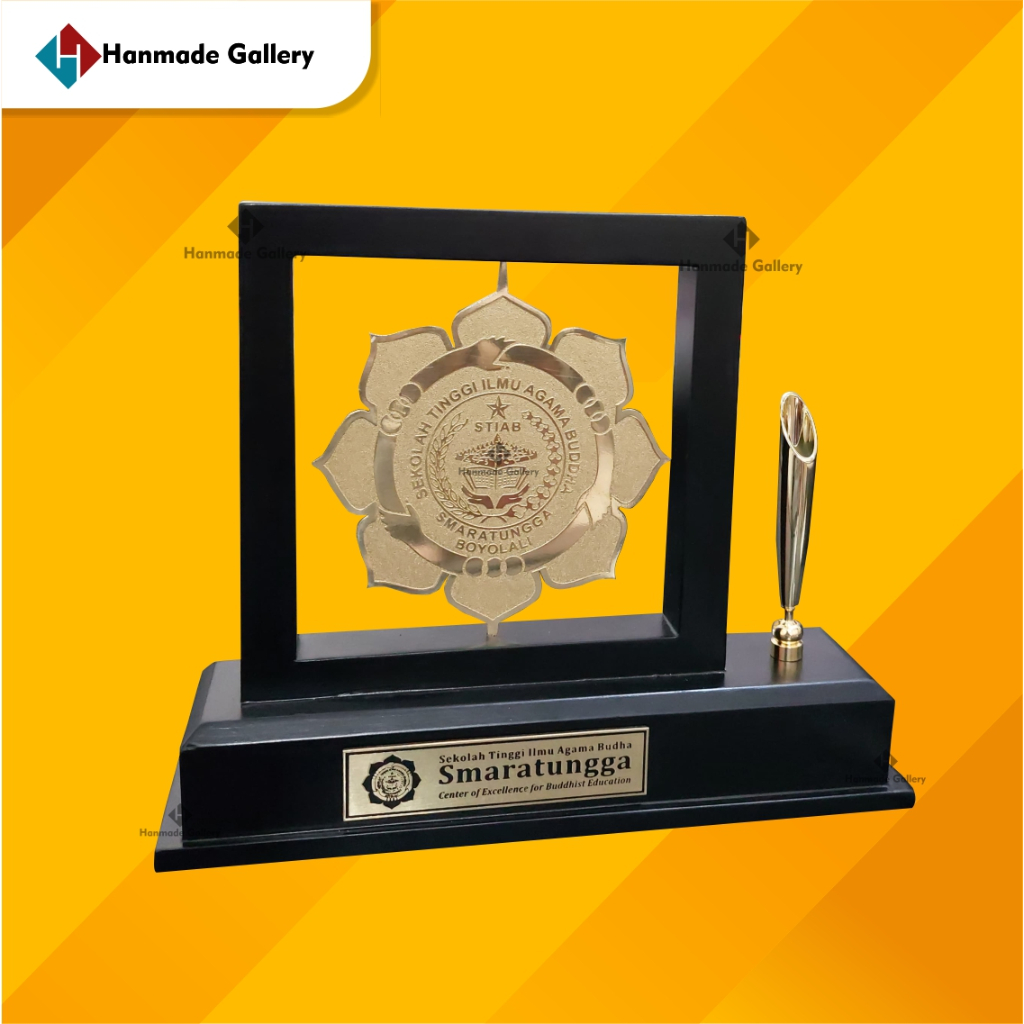 PLAKAT SOUVENIR KAYU PEN HOLDER KOMBINASI KUNINGAN SAMARATUNGGA