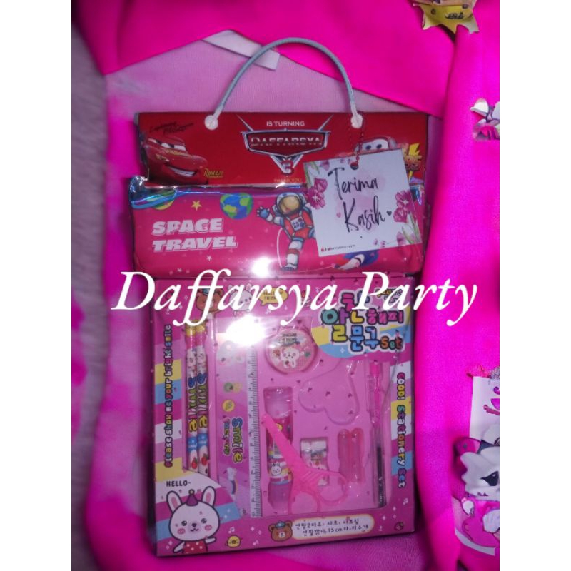 

Paket Souvenir / Paket Bingkisan / Paket Hampers Ulang Tahun Anak Set Alat Tulis