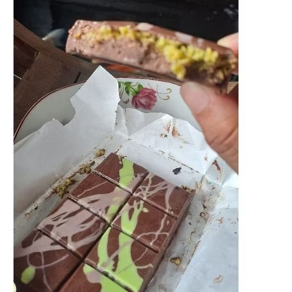 

80 / 250gram Coklat Dubai Viral Isi Pistachio Crunchy