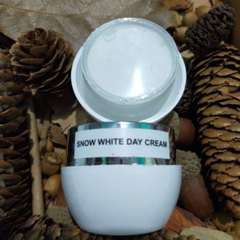 SNOW WHITE DAY CREAM