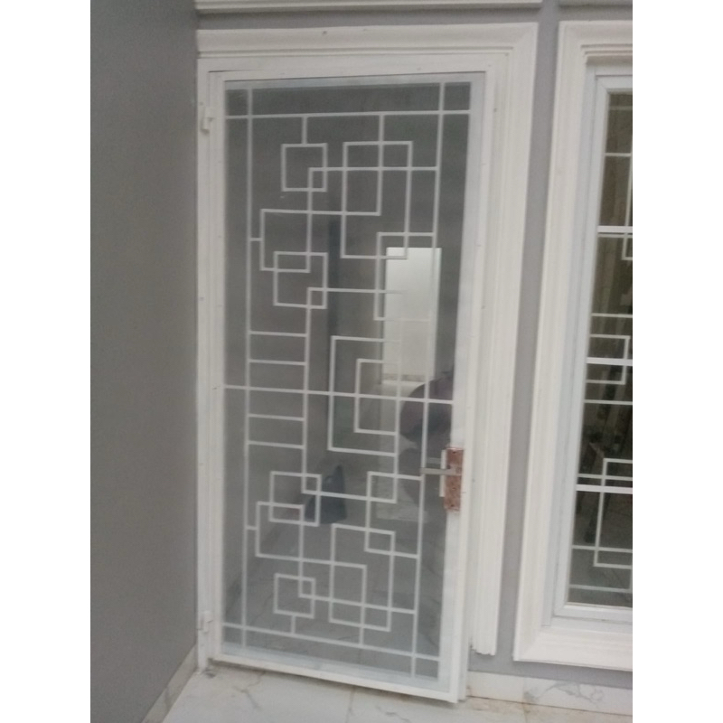 Pintu Teralis Rumah Dan Jendela Warna Putih Minimalis