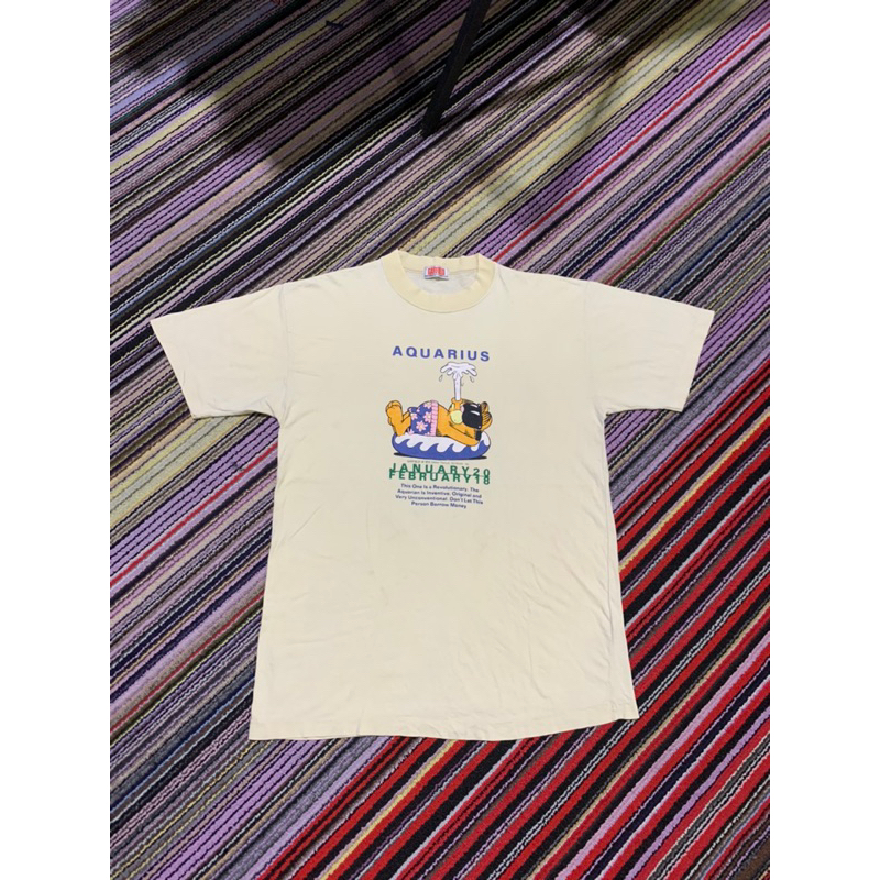 Vintage GARFIELD The Cat Aquarius Zodiac Sign tee