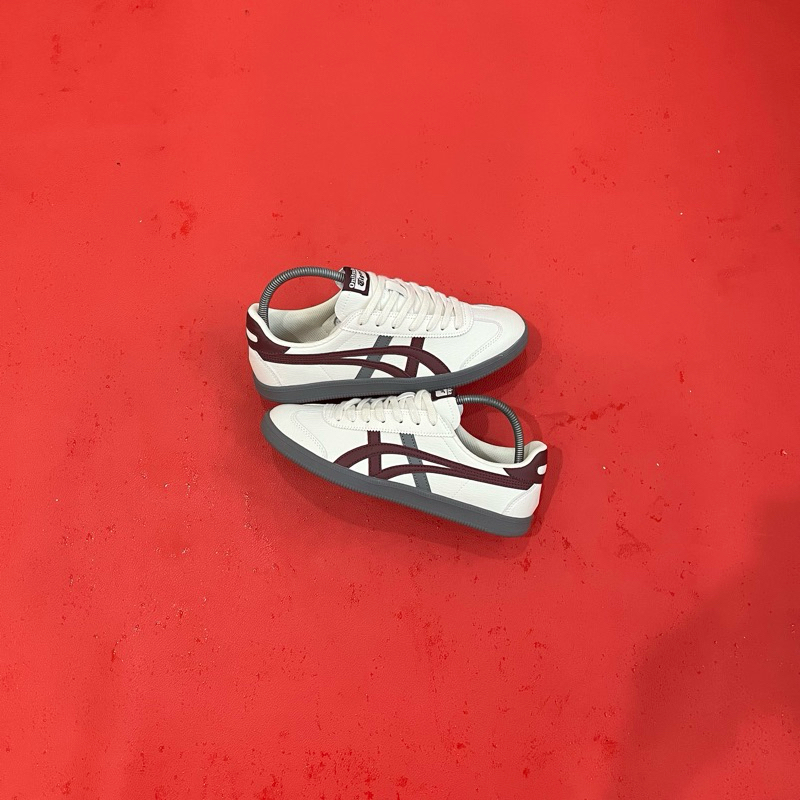 second onitsuka tiger tokuten size 39