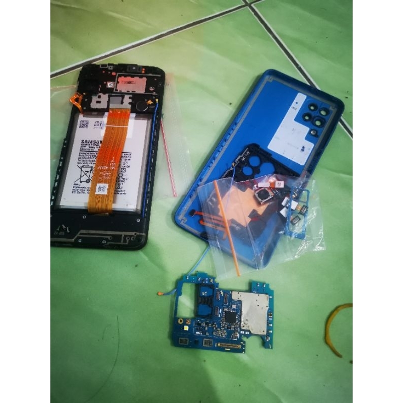 Samsung A12 6/128 matot