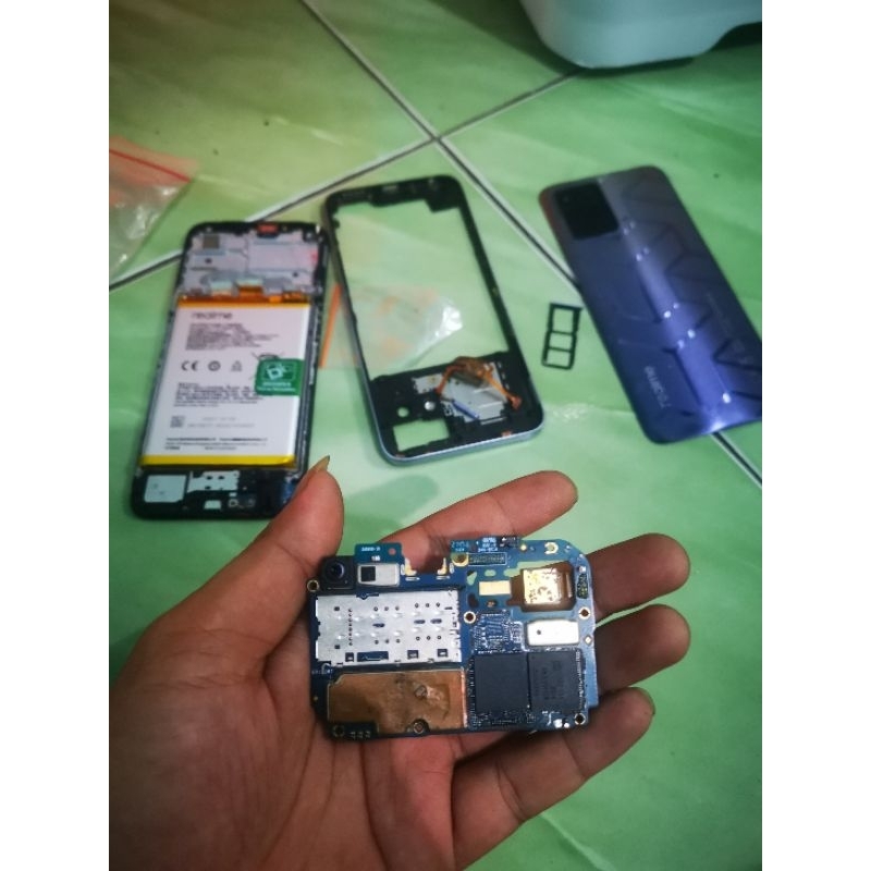 Realme 8i 8/128 matot