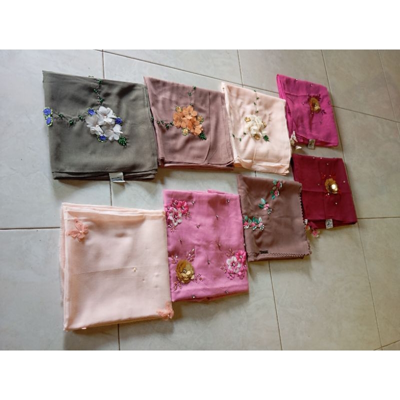 jilbab segi empat payet premium/jilbab segi empat/jilbab segi empat payet/segi empat payet/segi empa