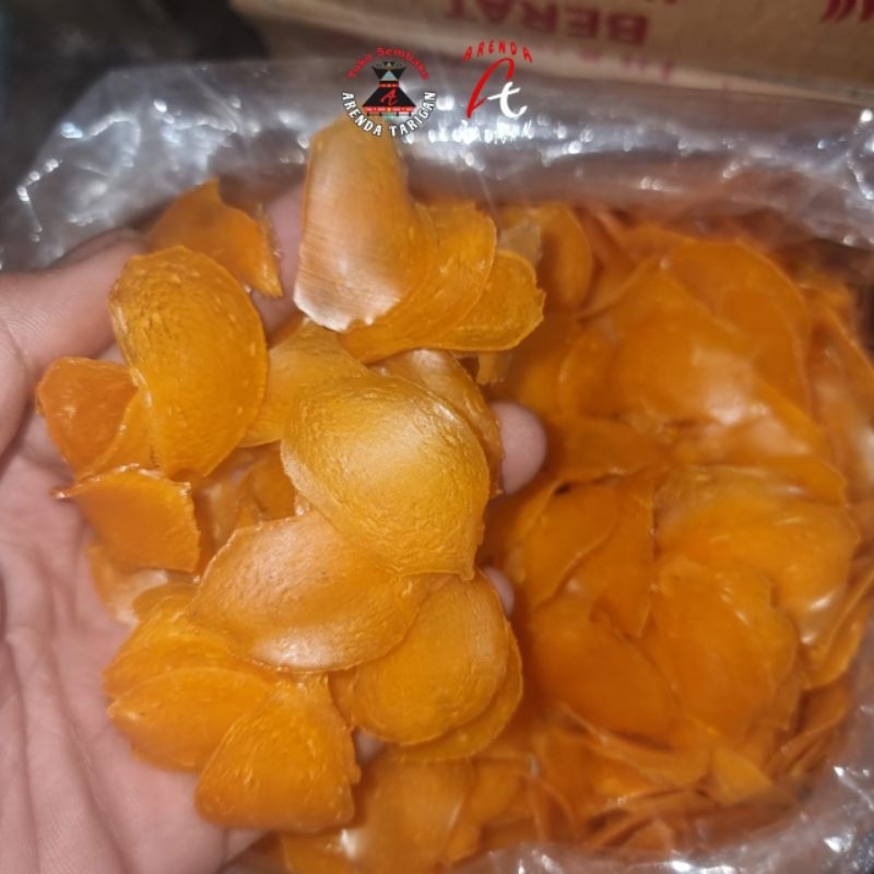 

Krupuk mentah cap lumba-lumba