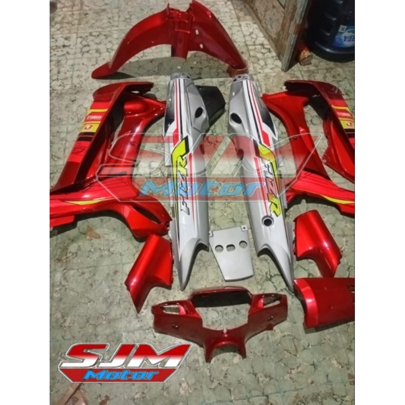 Cover body halus  full set fiz r striping custom merah silver bodi set fiz r striping custom