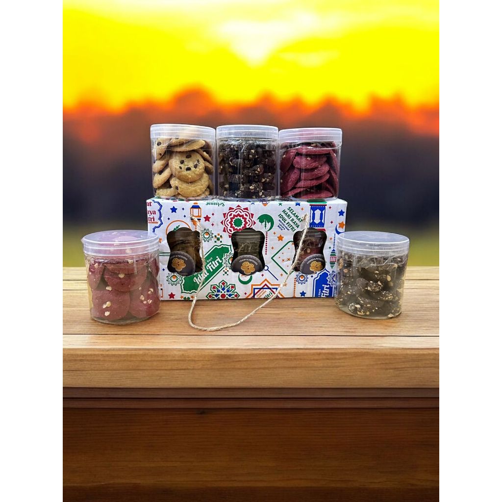 

Juandyra Shop - Hampers Lebaran (Idul Fitri) Isi 3 Varian Cookies dengan Toples 600ml