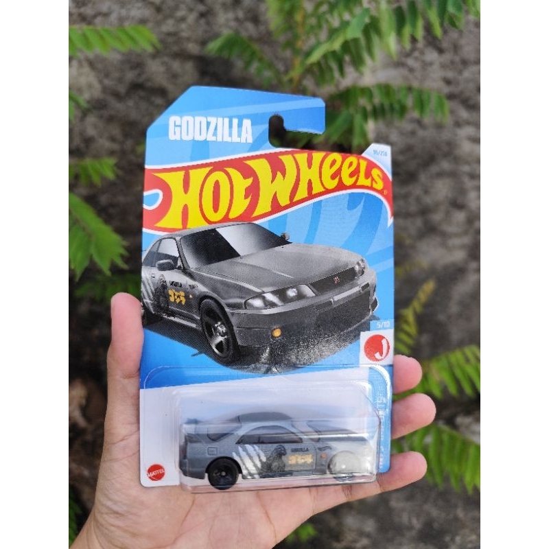 hotwheels R33 godzilla
