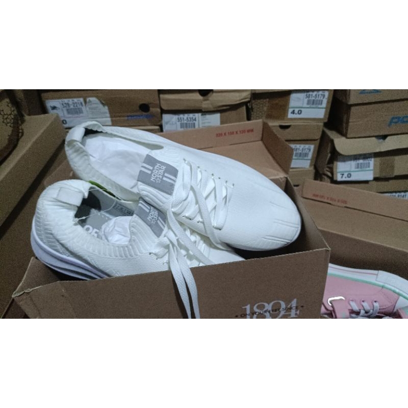 Sepatu pria north star