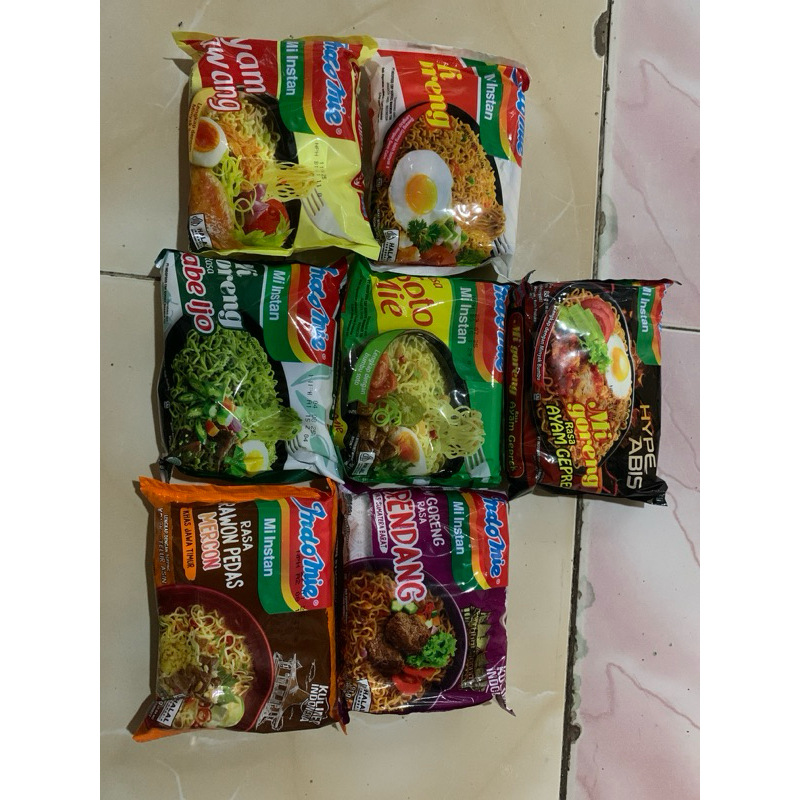 

Indomie ayam bawang goreng rendang cabe ijo ayam geprek rawon empal gentong soto mie kocok Per dus