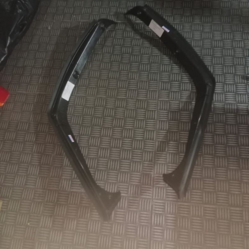 Talang air mercy w204 / Cover bagasi / Rear cover fender / sparepart mercedes benz