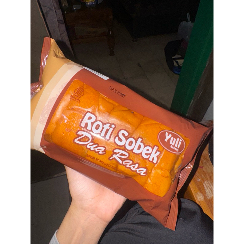 

yuli bakery roti sobek