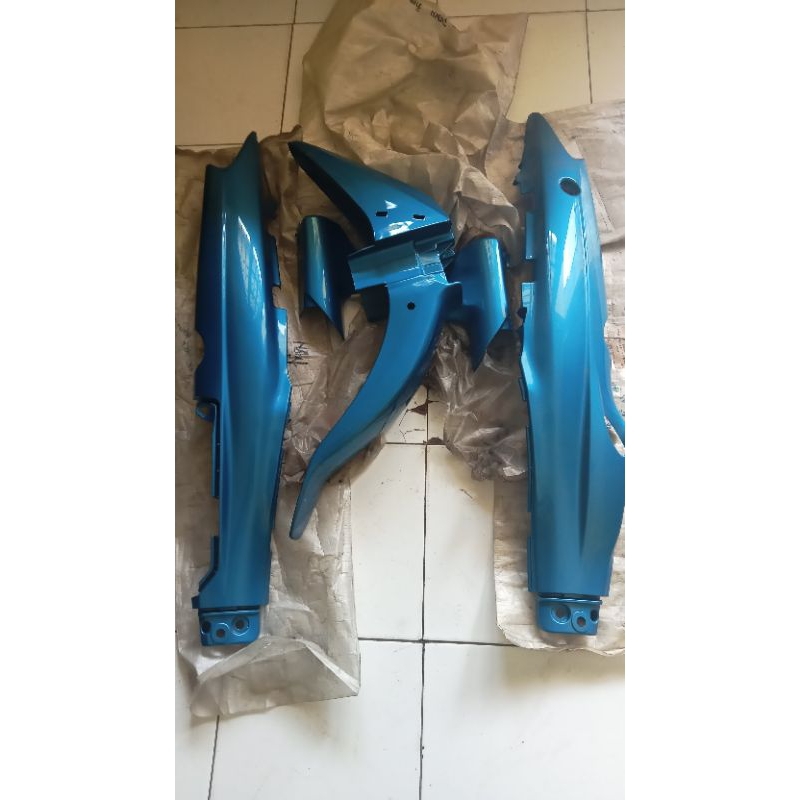 body spakbor depan f1zr biru bc3