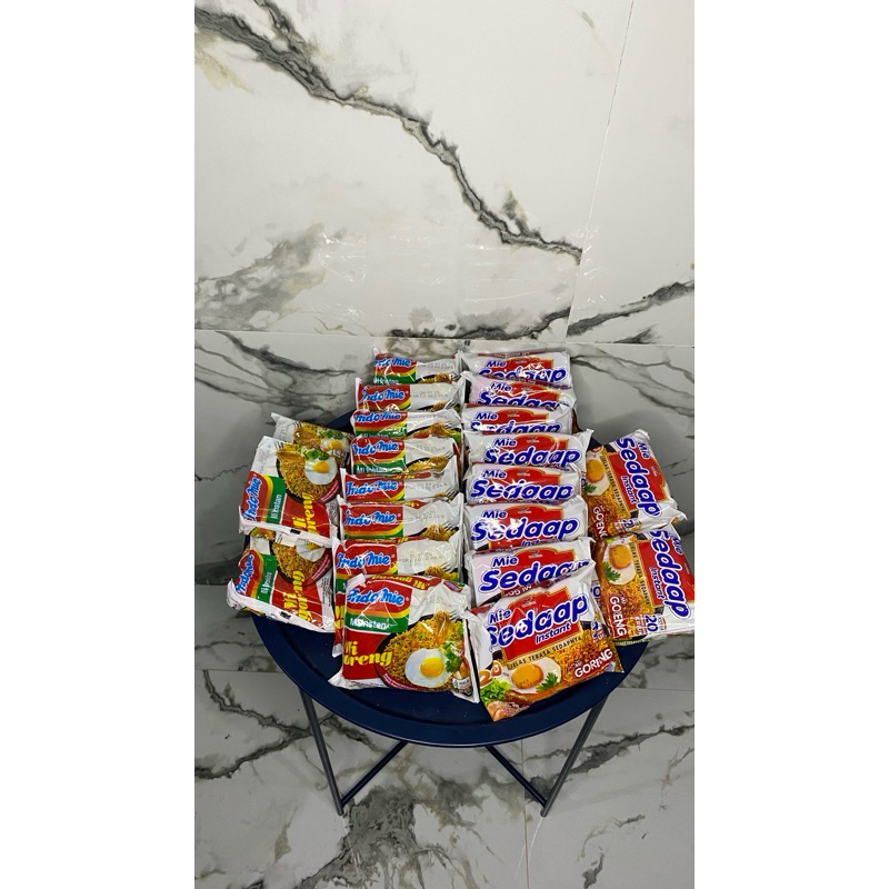 

10pcs sedaap goreng & 10pcs Indomie Goreng