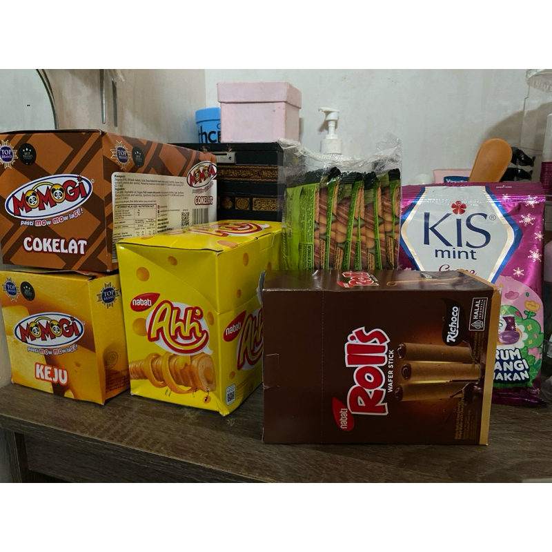 

Momogi Kakus Stik Rolls Nabatau