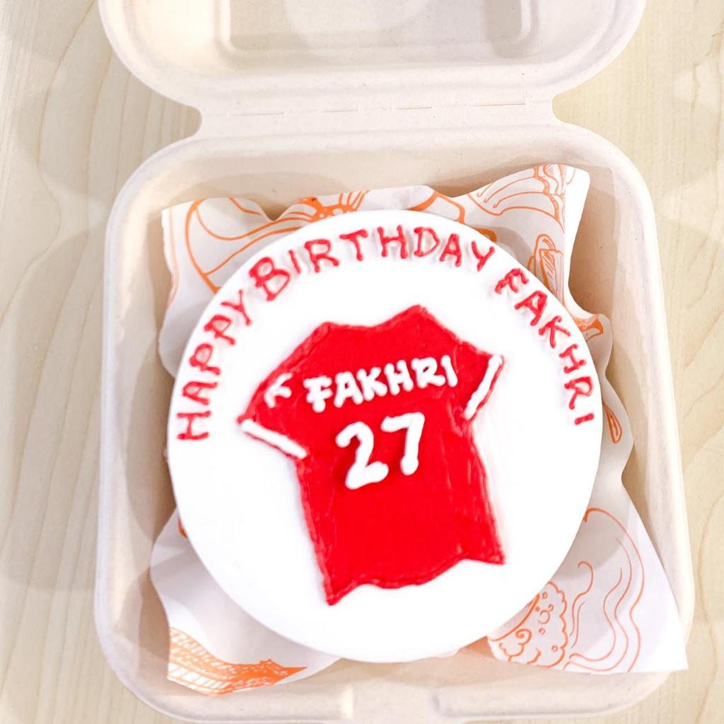 

Kue Ulang Tahun/Kue mini/Kue Mini/Kue Tema Baju Bola/Kue Birthday