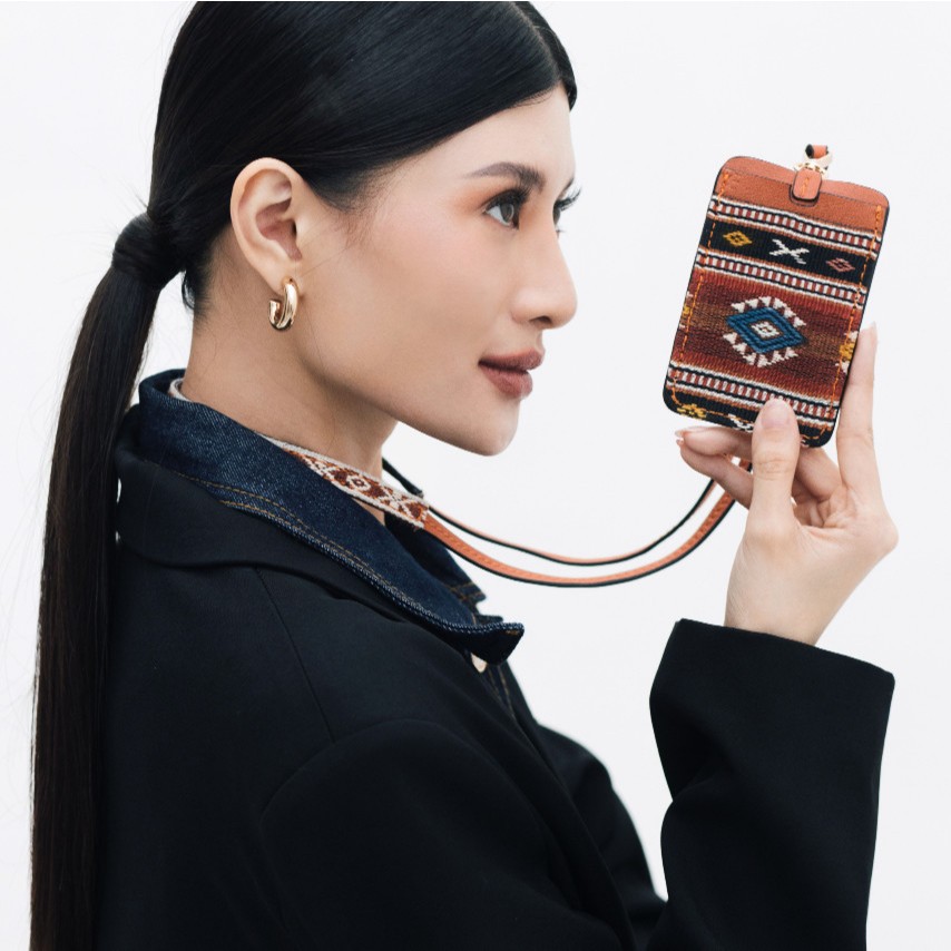 

Dapoza Lanyard Tenun Leather / ID card holder name tag kulit