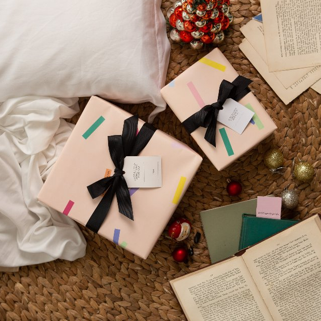 

EXCLUSIVE GENTLE HOUR GIFT WRAP