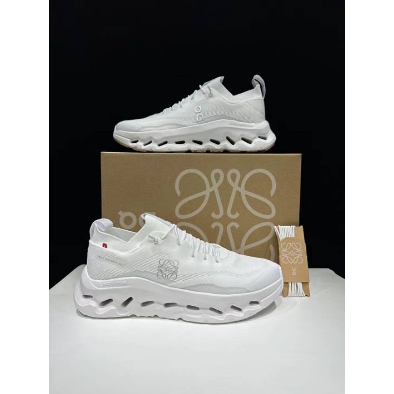 Onclouds Loewe white //original sneaker pria