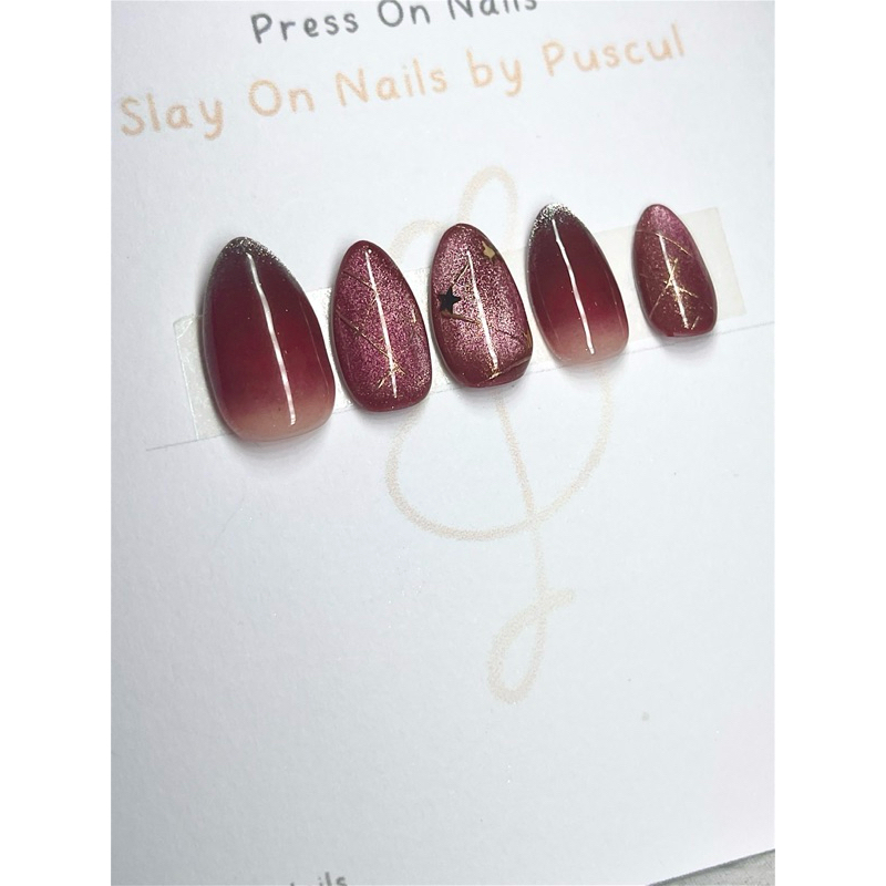 MAROON CAT EYE WITH NUDE GRADIENT GOLD CHROME AND STARS PRESS ON NAILS | SLAY ON NAILS | KUKU PALSU 