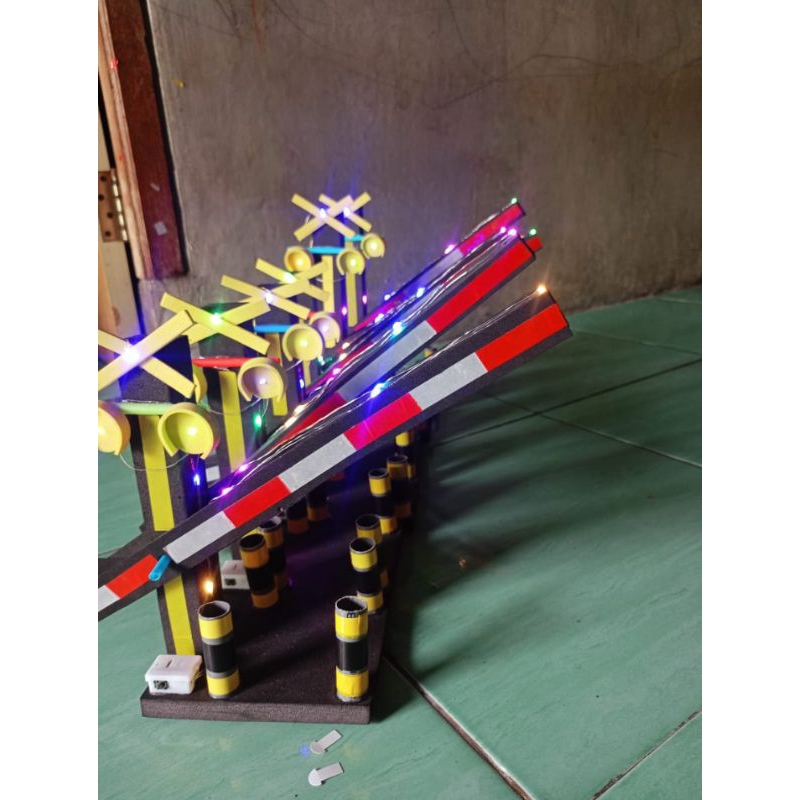 Mainan palang kereta api