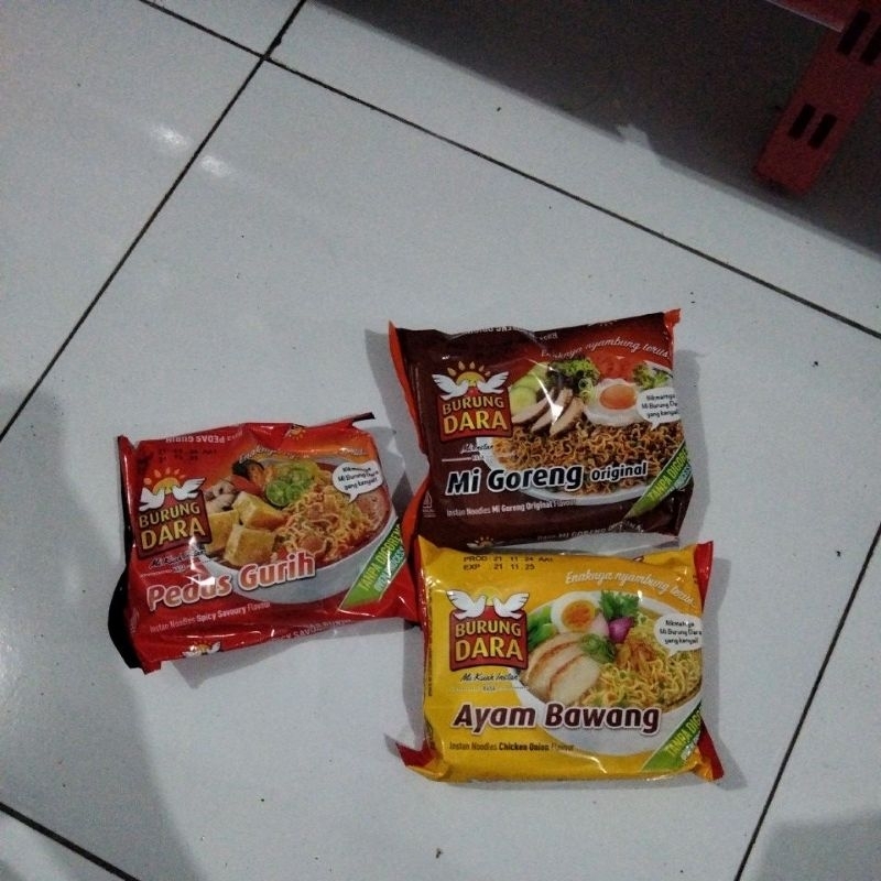 

MIE INSTAN BURUNG DARA GORENG DAN KUAH