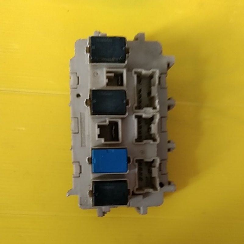 fuse box sekring Nissan grand livina 2011 original