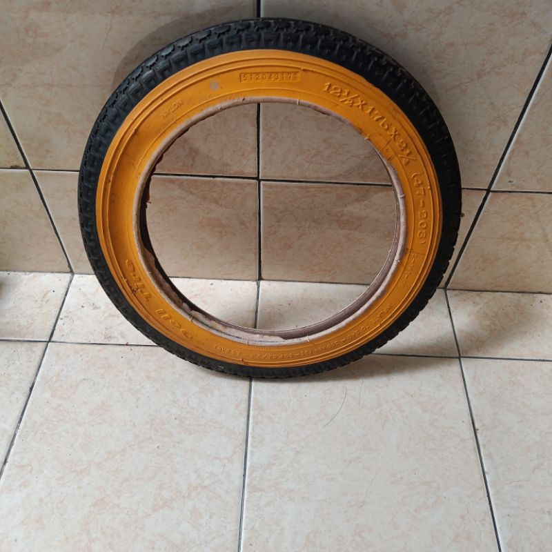 BAN LUAR SEPEDA 12½ X 1,75 x 2¼ swallow