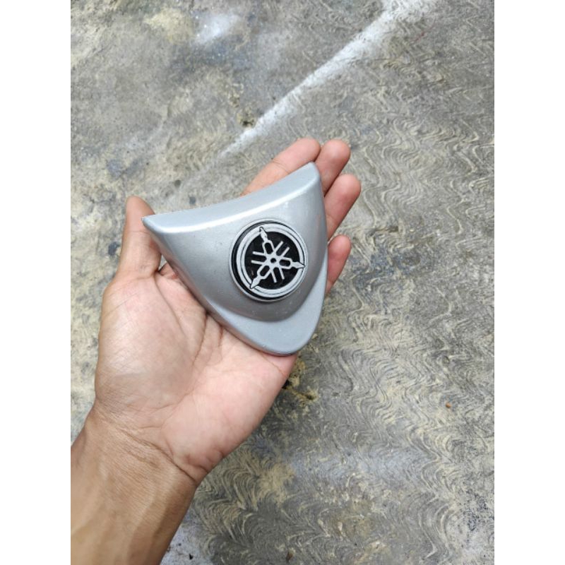 EMBLEM PANEL YAMAHA FIZR EMBLEM DASI PANEL FIZR