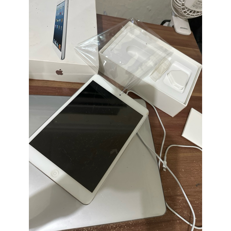 Second Bekas Apple iPad Mini 1 first generation 16GB wifi only silver fullset original kondisi 98% m