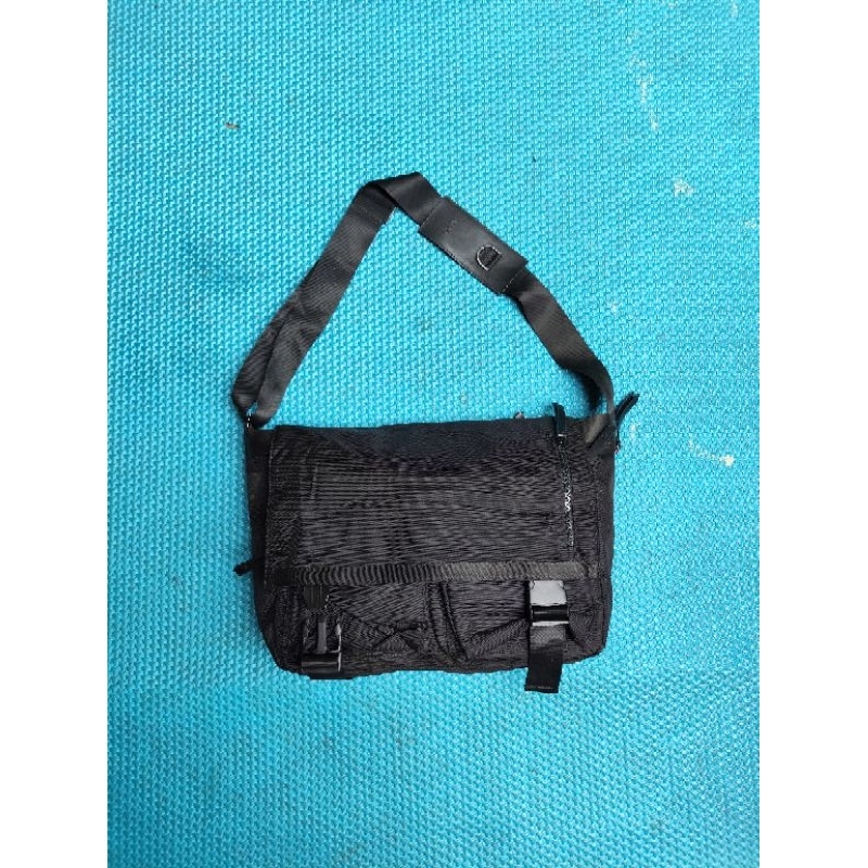 Messenger bag/Selempang/Tas Pria Cowok/Tas Kerja/Tas Laptop Second  ORI Brand SSRL Inc