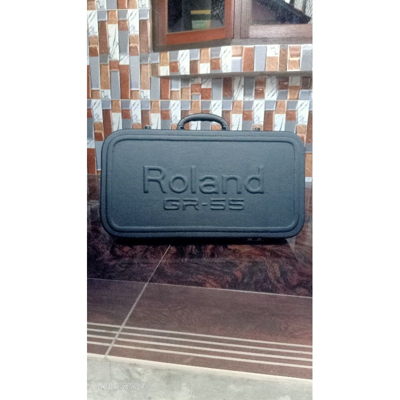 hardcase efek gitar roland gr55 logo