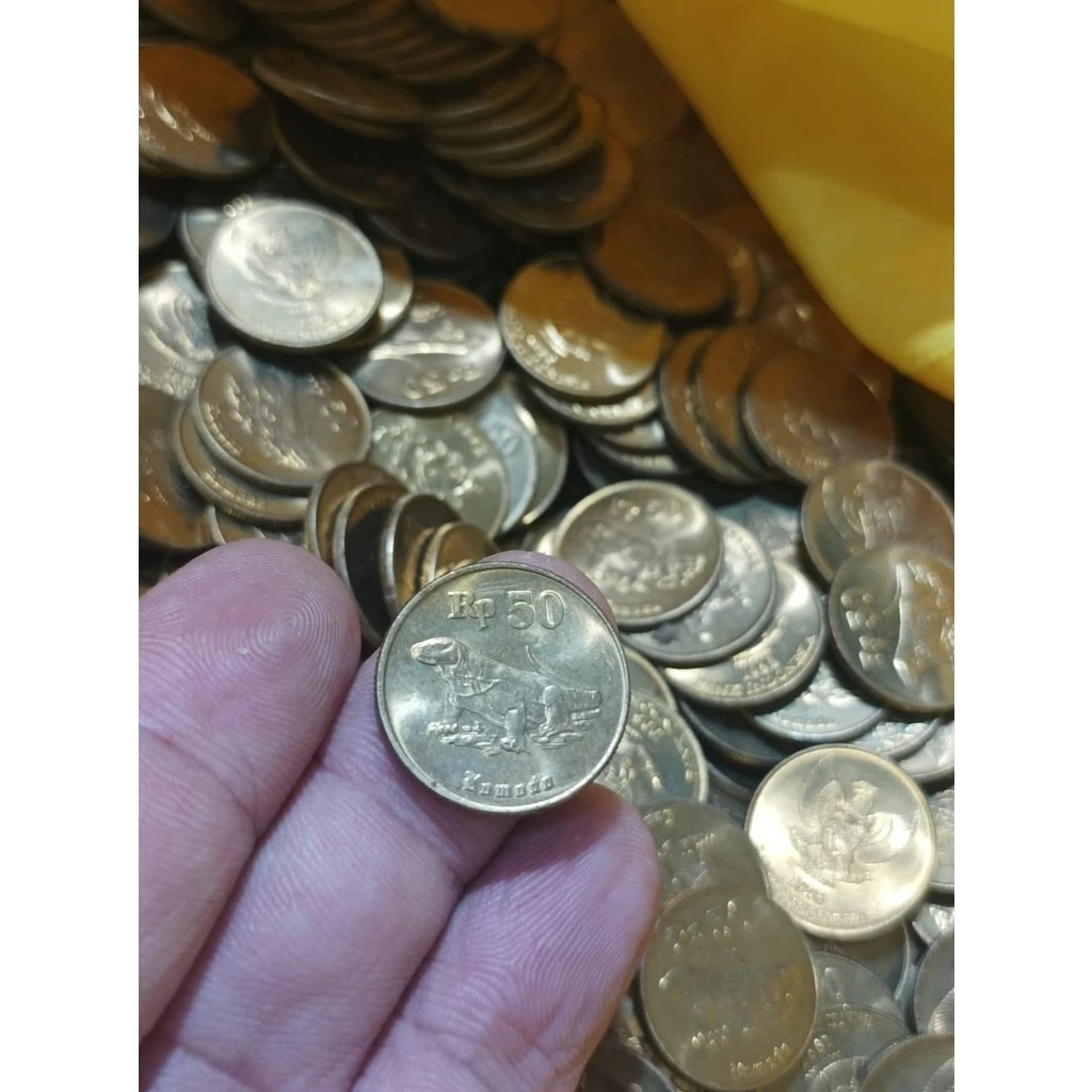 Per 1 Keping Koin indonesia 50 Rupiah komodo Kinclong Lustre Mulus Gress Tahun Random