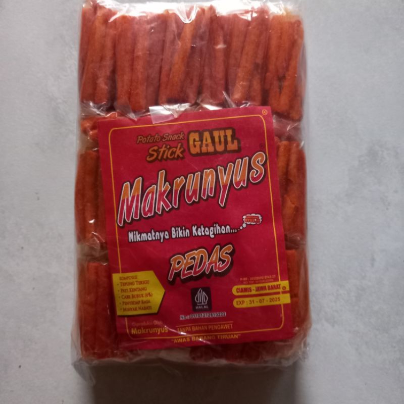 

Potato Snack Stik Gaul Makrunyus Pedas 1 pak isi 20 bks