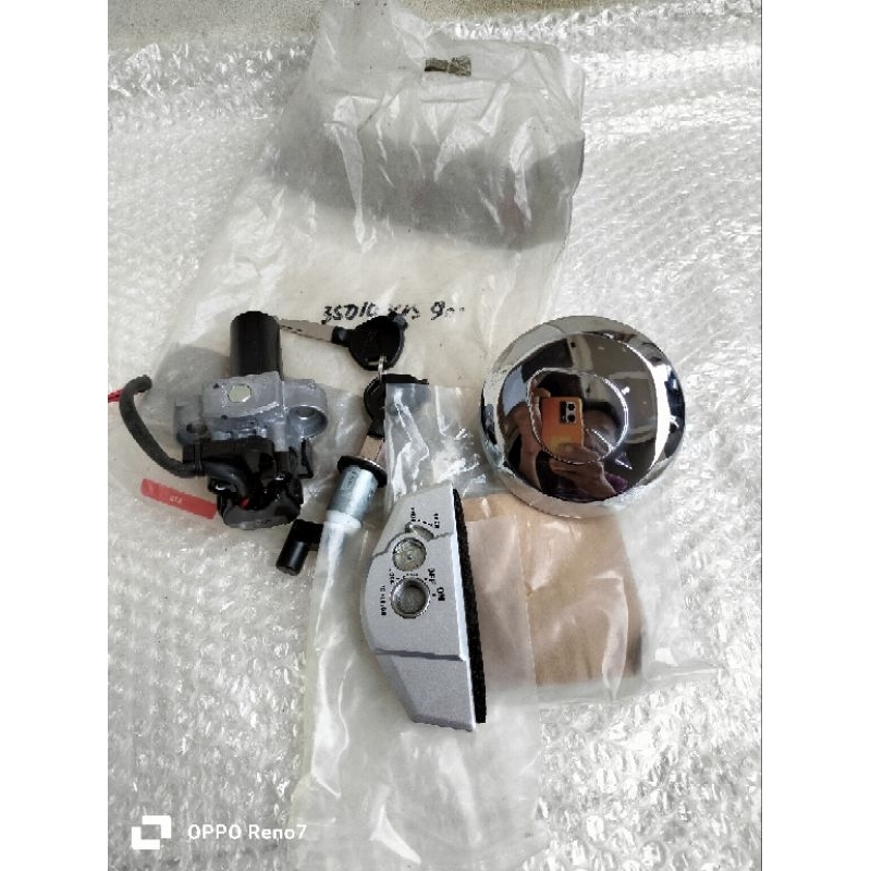 keyset kunci set kunci kontak tutup tangki Honda cbr150 old CBR 150 original 35010-K15-901