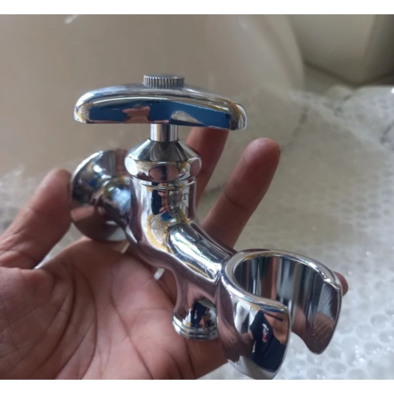 Stop Kran Gantungan Shower Cebok Toto