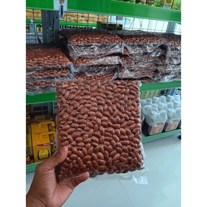 

kacang almond panggang 1kg