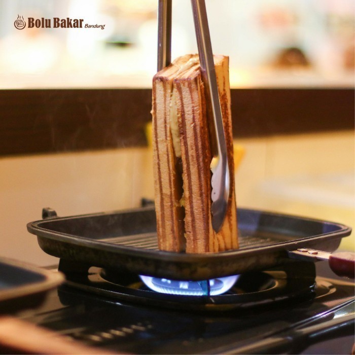 

Bolu Pisang Keju Tunggal oleh oleh Makanan Bandung Bolu Bakar Tunggal