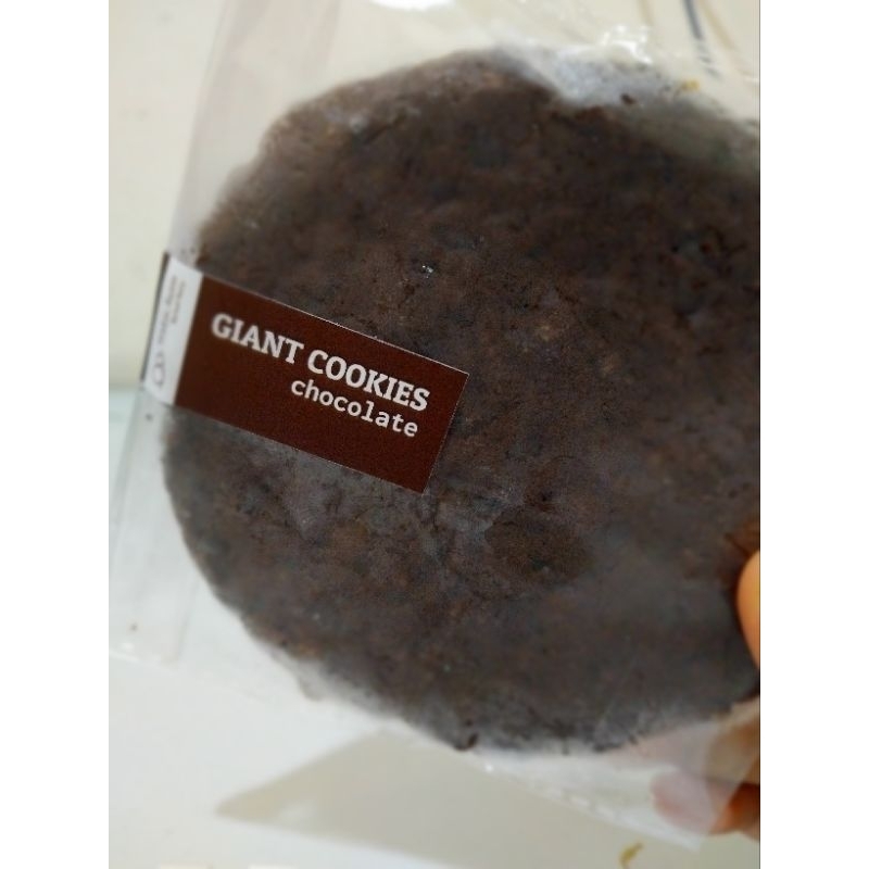 

Giant Cookies Chocolate by Wahyu Austin