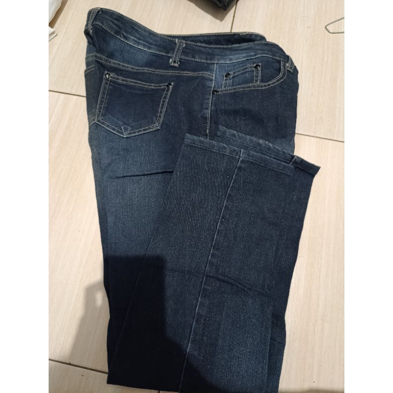 Celana Jeans Wanita Merk Graphis L