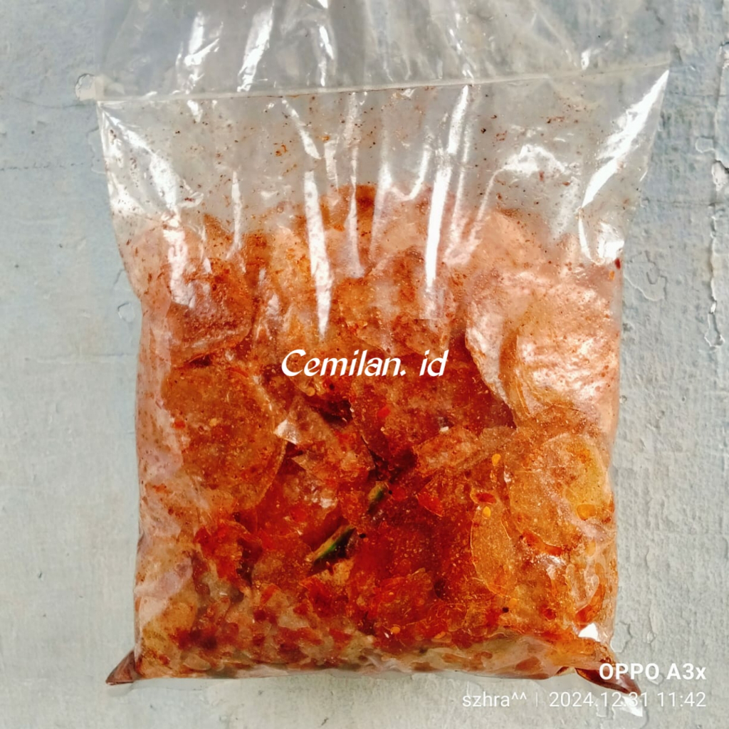 

Cemilan kripca pedas 1.kg extra aroma daun jeruk keripik kaca pedas