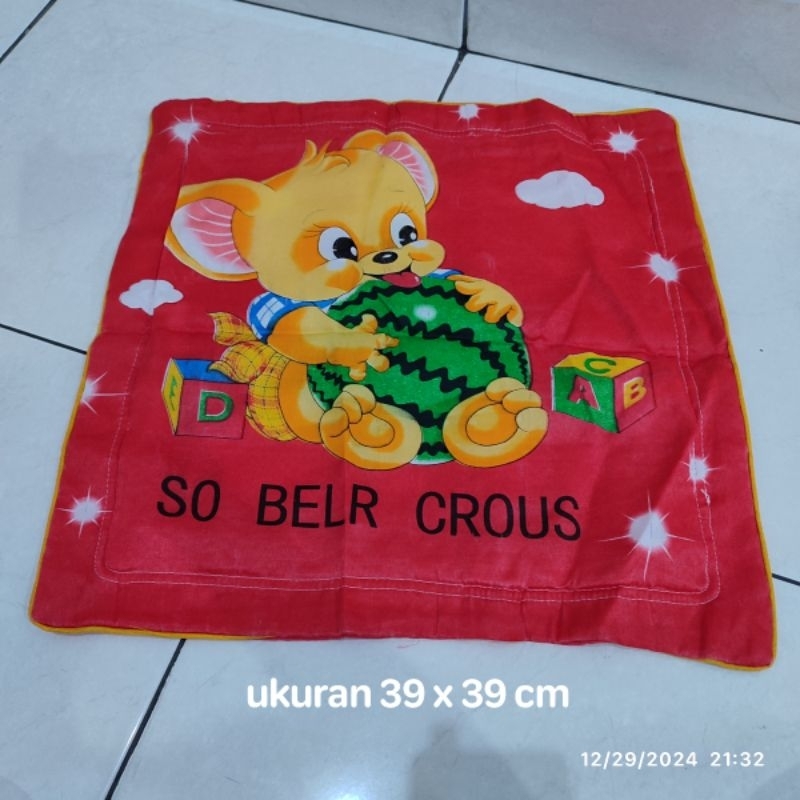 (Preloved) Sarung Bantal Sofa