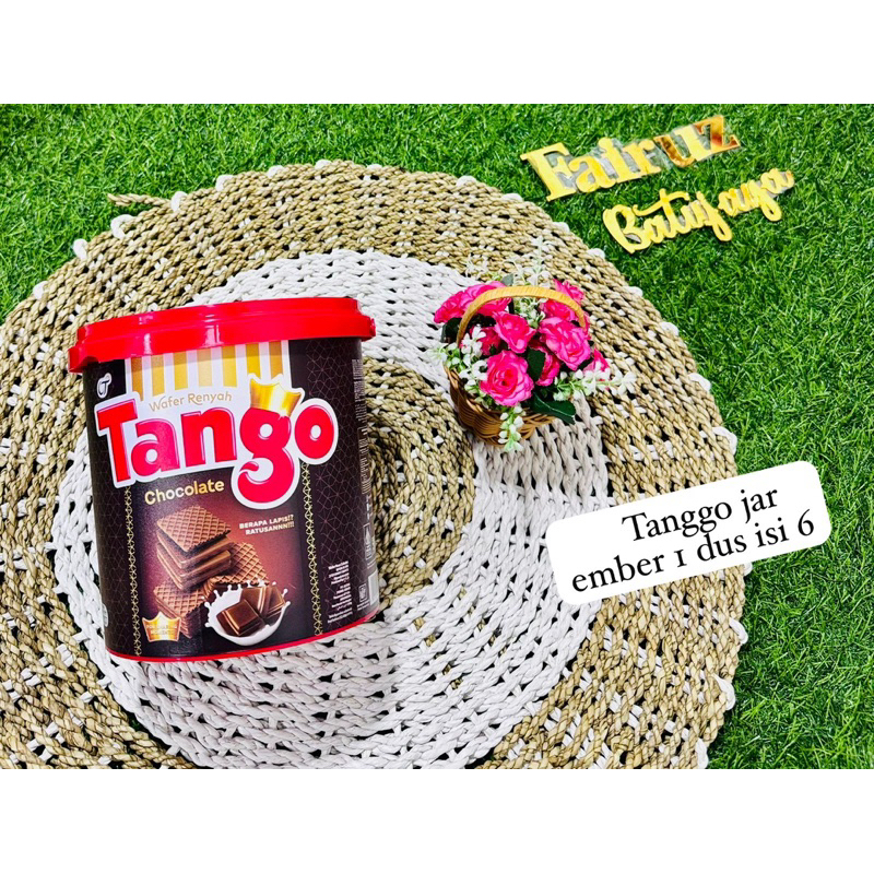 

1 dus wafer tango jar ember isi 6